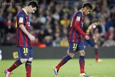 Lionel Messi draws another blank but Barcelona win derby