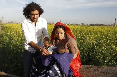 Snapshot: Imtiaz Ali shoots for 'Highway' in the middle of nowhere