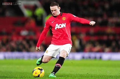 Wayne Rooney signs new Manchester United deal
