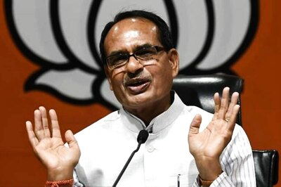 Covid-19 Shattered Economy, Says Shivraj as MP Starts Chalking out Roadmap to Become 'Atma-nirbhar'