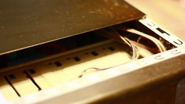 How to Install a Sata Hard Drive to an Old Motherboard With Ide Ports Only