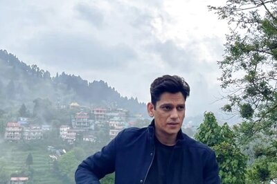 Vijay Varma Says 'Kareena Kapoor Khan, Jaideep Ahlawat and I Are Having a Blast' as He Shoots in Darjeeling