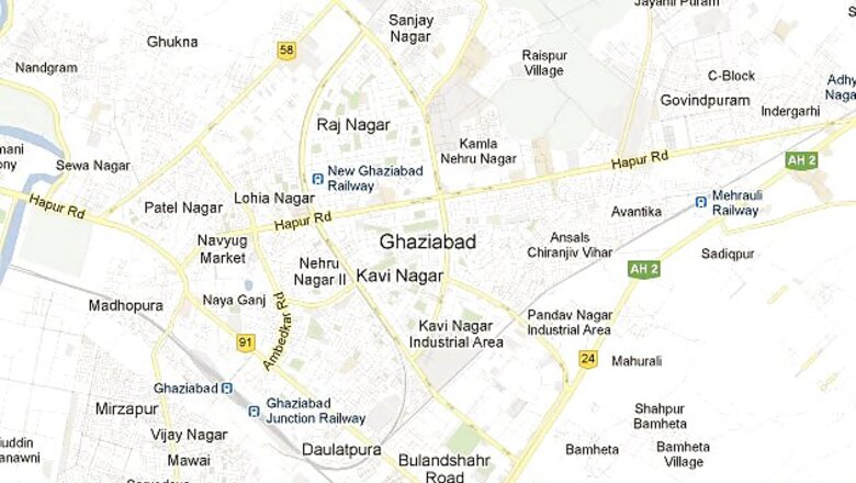 Workers, families jam traffic in Ghaziabad