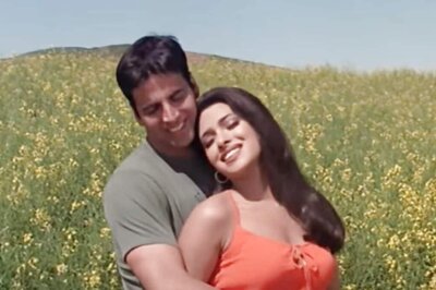 Priyanka Chopra Could Not Dance The Way Makers Wanted In Andaaz Song, Reveals Producer Suneel Darshan