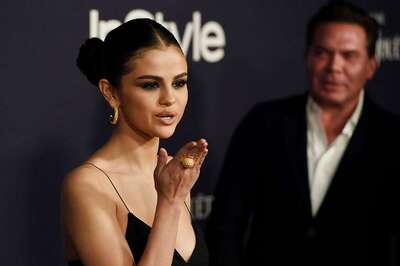 Selena Gomez Confirms Relationship With Justin Bieber With a Kiss