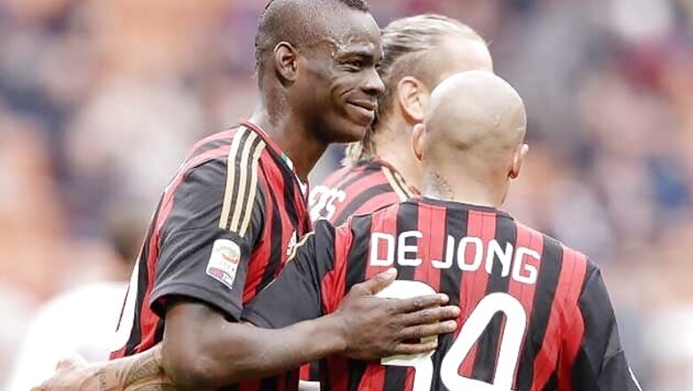 Mario Balotelli leads AC Milan to 5th straight win in Serie A