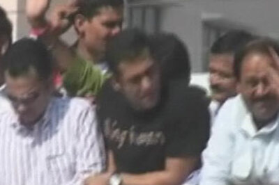 Cops lathicharge Salman Khan fans in Indore