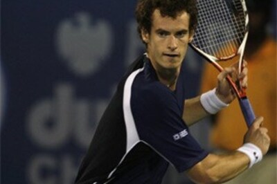 Murray cruises, Djokovic struggles into Dubai quarters