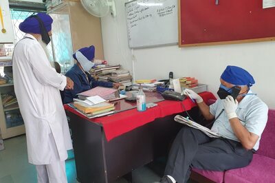 Humanity First: Gurdwara's Doorstep Food Delivery is Keeping Covid-19 Patients Fed in Noida