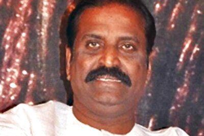 Tamil lyricist Vairamuthu receives Ilakkiya Chinthani award