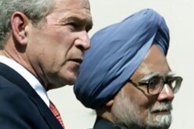 Bush and Singh agree to press ahead with N-deal