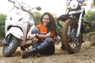 Mumbai Woman Biker Crushed By Truck After Hitting a Pothole