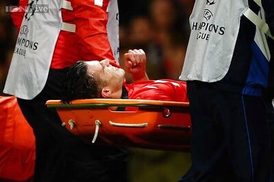 Robin van Persie set for long absence with ankle injury: Louis van Gaal