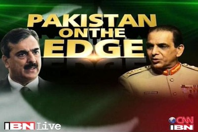 Zardari, Kayani meet to resolve tense stand-off