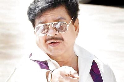 Shatrughan Sinha feels thrilled to receive IIFA film reward