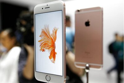 22 iPhone 6s seized from IGI airport's toilet