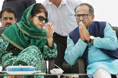 News18.com Daybreak | Cong's New Plan in MP, Mehbooba's Predicament and Other News You May Have Missed