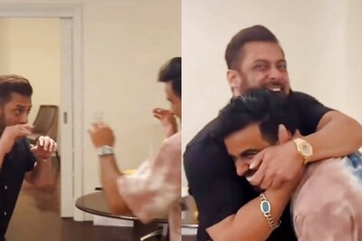 Salman Khan Engages In Playful Mock Fight With YouTuber Rashid Belhasa; Video Goes Viral; Watch