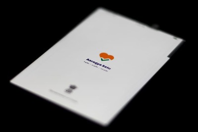 Ensure Mandatory Use of Aarogya Setu App by Workers: Delhi Govt to Wholesale Liquor Vends