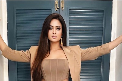 Shweta Tiwari Impresses Netizens with Her Beige Outfit Flaunting Fit Body, See Pics