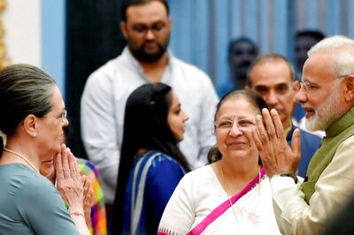 PM Modi Walks to Oppn Side in Lok Sabha & Interacts with Sonia Gandhi | All About Their Conversation