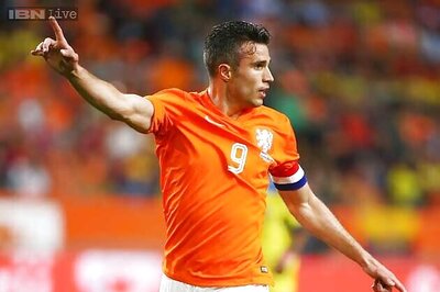 Robin van Persie declares himself fit for football World Cup 2014