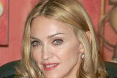 Madonna 'adopts African boy'