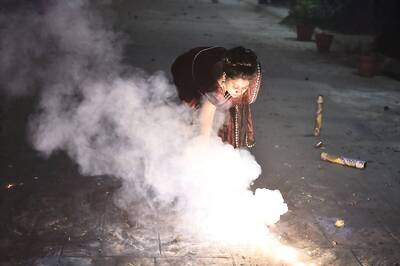 Police Patrol Ends, Firecrackers Go Off in UP Cities Taking AQI Past 'Hazardous' Levels