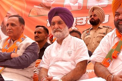 In Amritsar's Big Fight, Diplomat Sandhu Offers Development & Family History to Counter BJP's Jinx, Resurgent Congress