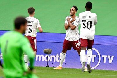 Arsenal vs Liverpool: Aubameyang Pays Tribute to Chadwick Boseman with Black Panther Celebration