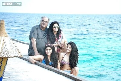 Sridevi tweets picture of her gorgeous daughters on family vacation