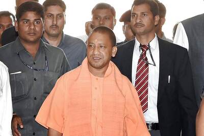 CM Yogi Adityanath Suggests Artifical Rain to Tackle Pollution in UP