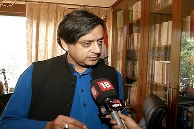 After Modi's praise, Tharoor says Congress demands on resignations remain