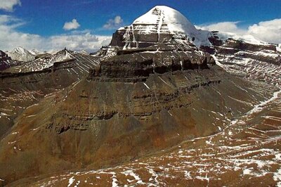 Indian Kailash Mansarovar Pilgrims Stuck in Nepal, Claim Mismanagement by Tour Operators