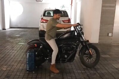 Mumbai Police Issues e-Challan to Actor Kunal Khemu for Riding Sportsbike Without Helmet