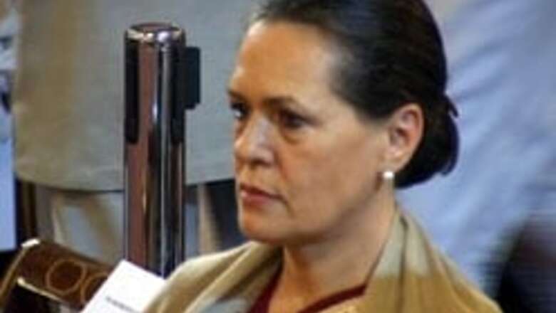 Sonia in China, lectures students on bilateral relations