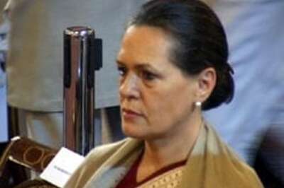 Sonia in China, lectures students on bilateral relations