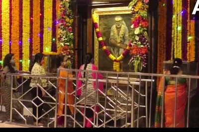 Places of Religious Worship Reopen in Maharashtra After Covid-19, Devotees Visit Temples