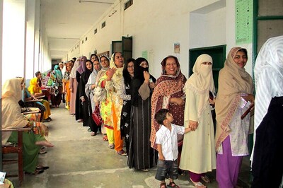 For First Time in Pakistan’s History, Staff Crunch Forces Bankers Into Election Duty