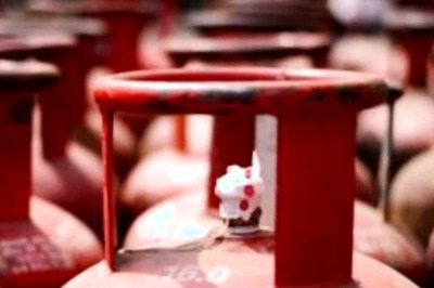 Pradhan Mantri Ujjwala Yojana: Govt Today Likely To Extend LPG Cylinder Subsidy By One Year