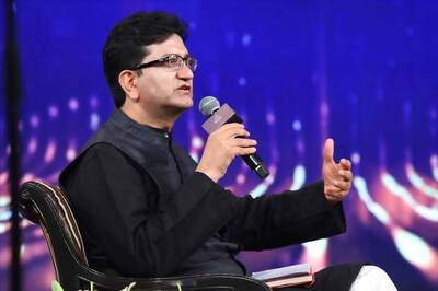 Happy Birthday Prasoon Joshi: 5 Soul-touching Song Lyrics by Him