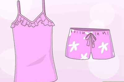 How to Attend a Friend's Sleepover (Tween Girls)