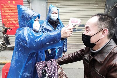 China Reports 125 New Virus Cases, Lowest Number in Six Weeks