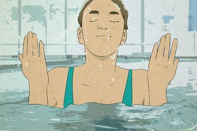 How to Swim Underwater Without Goggles