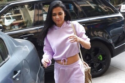 Tejasswi Prakash Hides Her Face, Runs Away From Paparazzi Camped Outside Her House. Watch