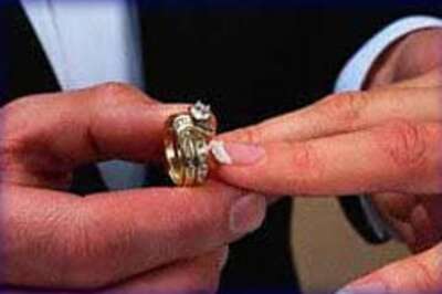 Woman gets her ring back after 22 yrs
