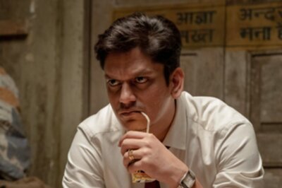 Shah Rukh Khan Had These Suggestions for Vijay Varma's Darlings Character Hamza