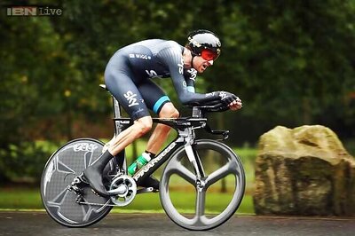 Bradley Wiggins roars into lead in Safari Park time trial