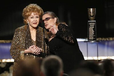 Tribute Pour In for Carrie Fisher, Debbie Reynolds from Family, Friends