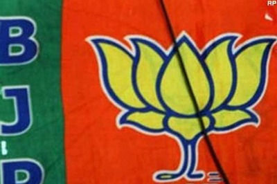 Karnataka: BJP embarrassed as polls near